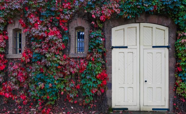 How To Close Uhaul Door